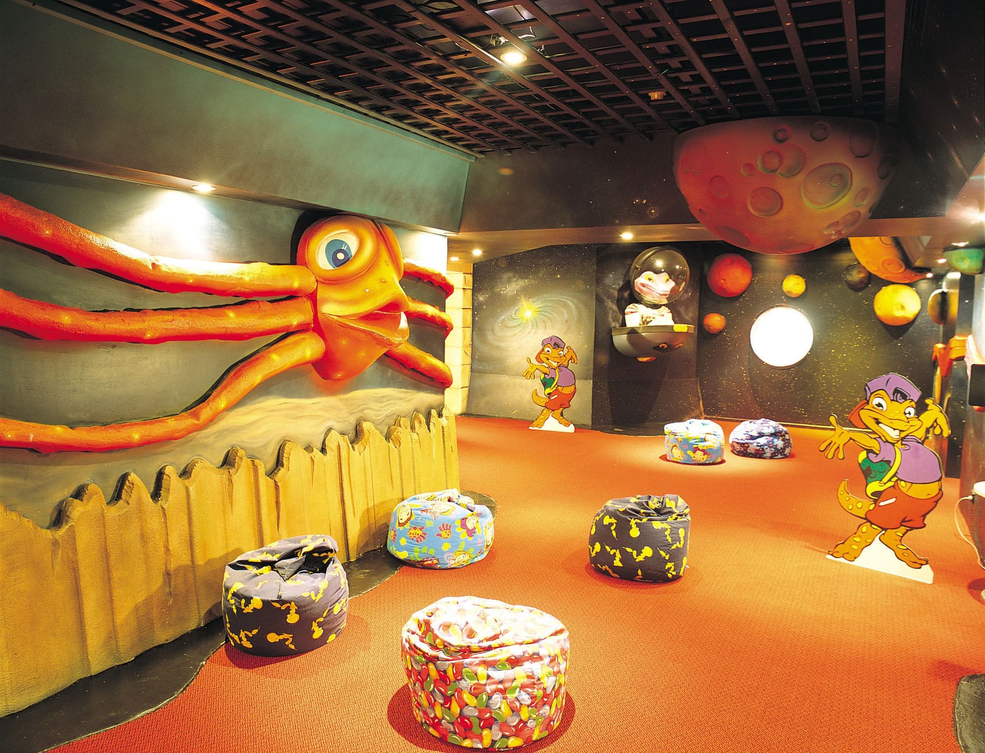 Paradise Resort | Gecko Kids Club